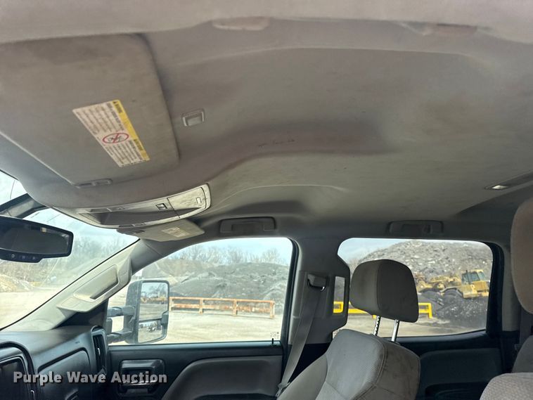 image for item DQ4362 2015 Chevrolet Silverado 3500HD Crew Cab flatbed pickup truck