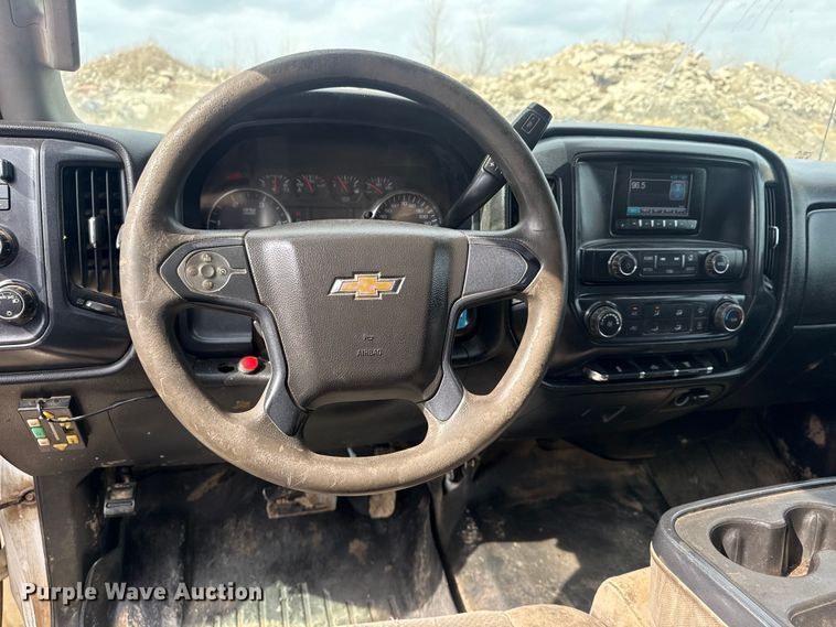 image for item DQ4362 2015 Chevrolet Silverado 3500HD Crew Cab flatbed pickup truck