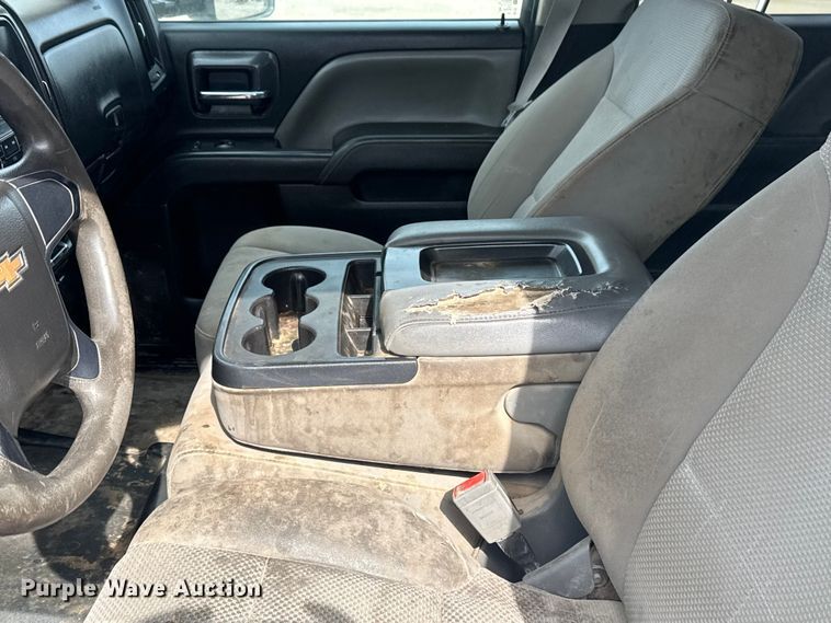 image for item DQ4362 2015 Chevrolet Silverado 3500HD Crew Cab flatbed pickup truck