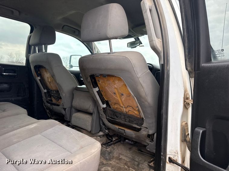 image for item DQ4362 2015 Chevrolet Silverado 3500HD Crew Cab flatbed pickup truck