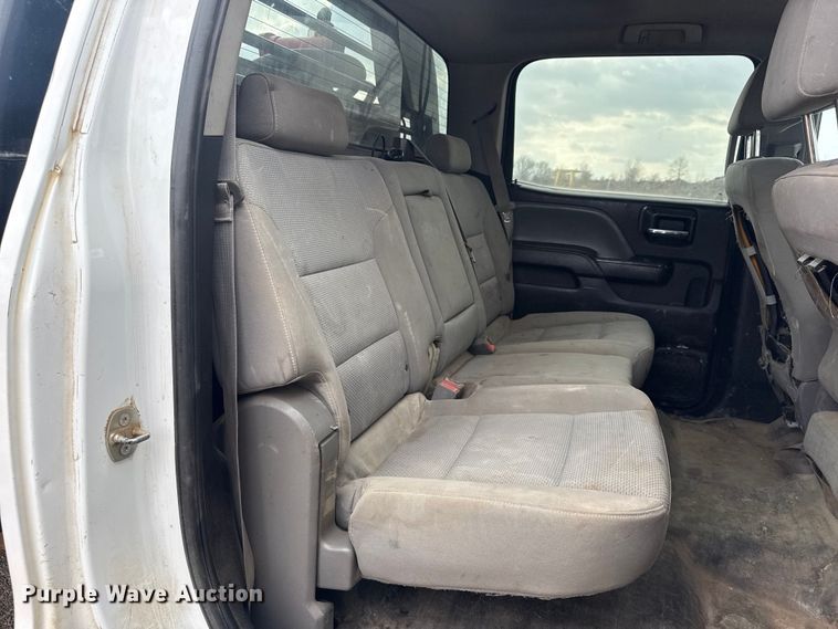 image for item DQ4362 2015 Chevrolet Silverado 3500HD Crew Cab flatbed pickup truck