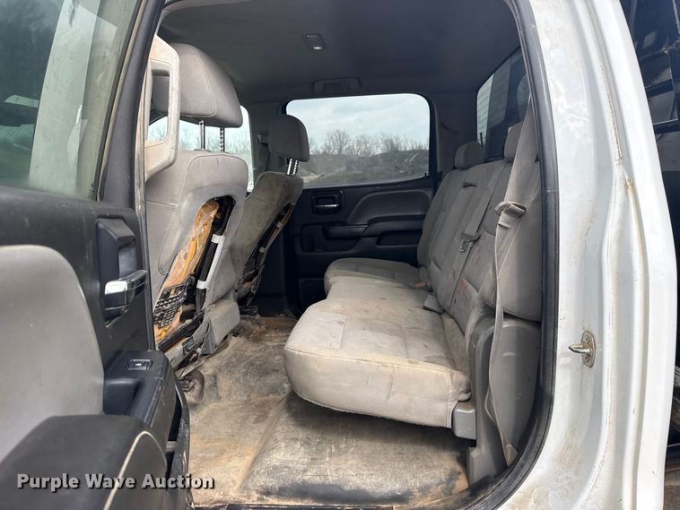 image for item DQ4362 2015 Chevrolet Silverado 3500HD Crew Cab flatbed pickup truck