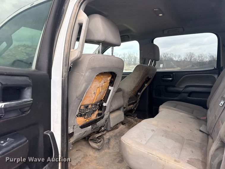 image for item DQ4362 2015 Chevrolet Silverado 3500HD Crew Cab flatbed pickup truck