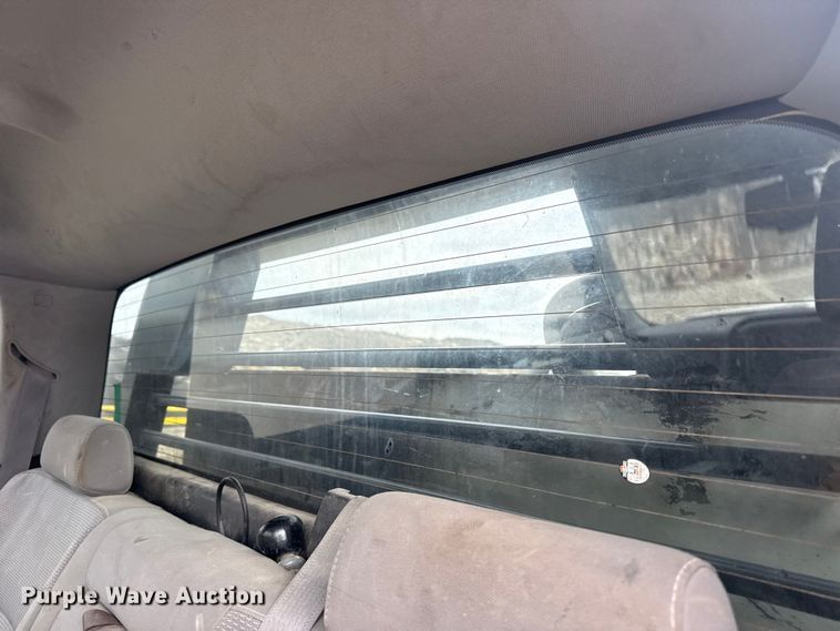 image for item DQ4362 2015 Chevrolet Silverado 3500HD Crew Cab flatbed pickup truck