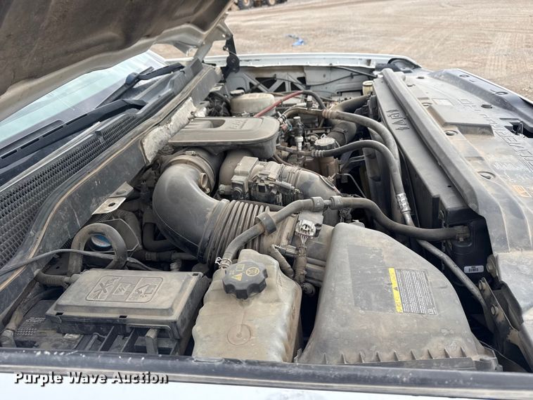 image for item DQ4362 2015 Chevrolet Silverado 3500HD Crew Cab flatbed pickup truck