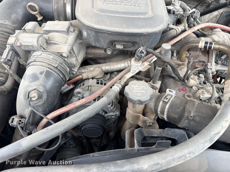 image for item DQ4362 2015 Chevrolet Silverado 3500HD Crew Cab flatbed pickup truck