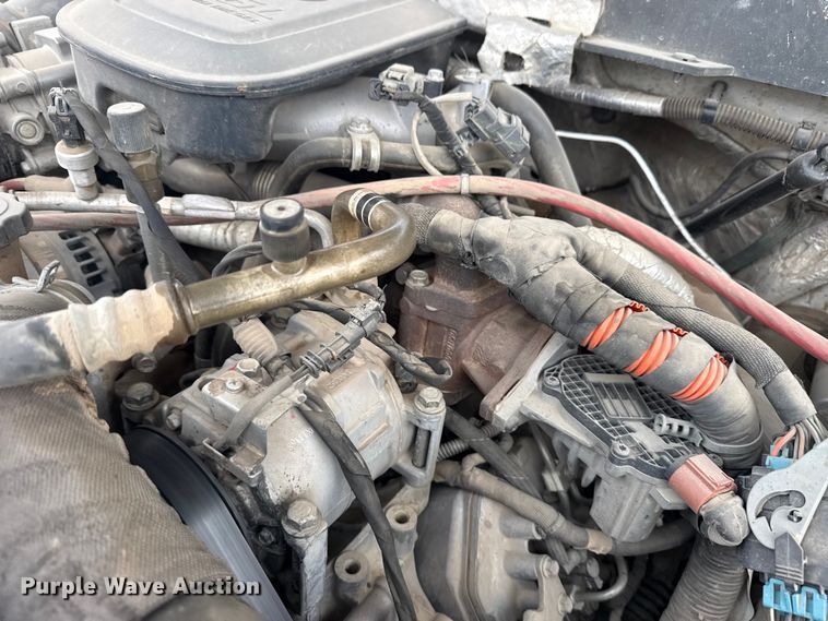 image for item DQ4362 2015 Chevrolet Silverado 3500HD Crew Cab flatbed pickup truck