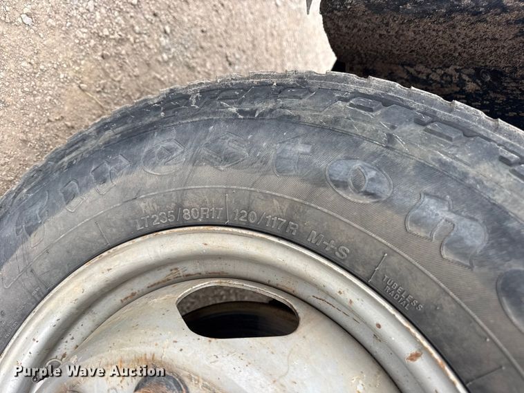 image for item DQ4362 2015 Chevrolet Silverado 3500HD Crew Cab flatbed pickup truck