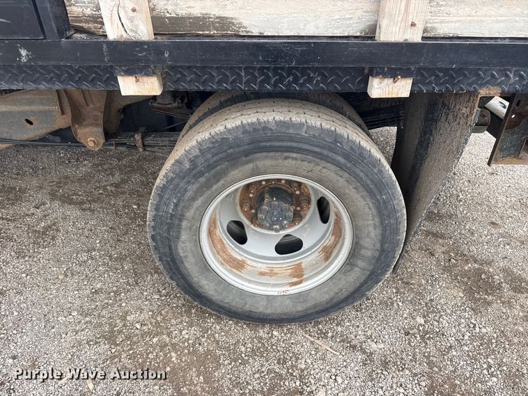 image for item DQ4362 2015 Chevrolet Silverado 3500HD Crew Cab flatbed pickup truck