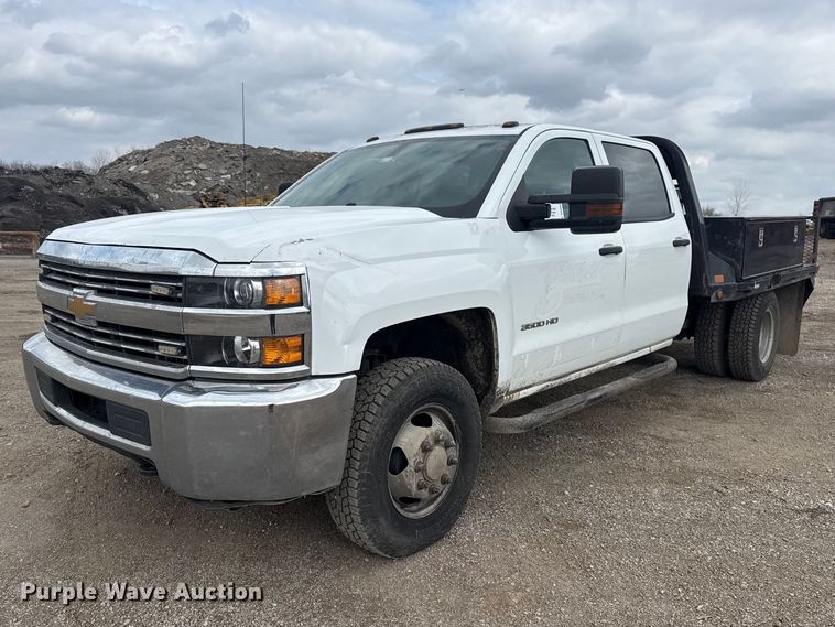 image for item DQ4363 2017 Chevrolet Silverado 3500HD Crew Cab flatbed pickup truck