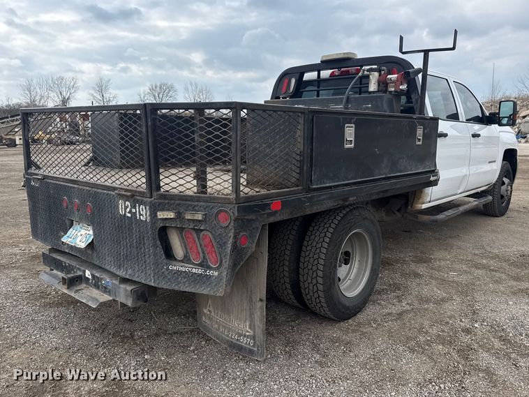 image for item DQ4363 2017 Chevrolet Silverado 3500HD Crew Cab flatbed pickup truck