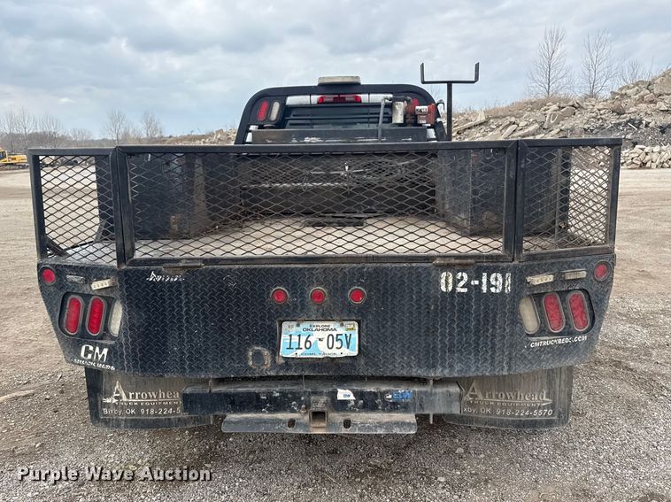 image for item DQ4363 2017 Chevrolet Silverado 3500HD Crew Cab flatbed pickup truck