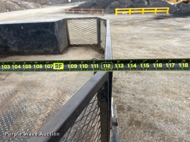 image for item DQ4363 2017 Chevrolet Silverado 3500HD Crew Cab flatbed pickup truck