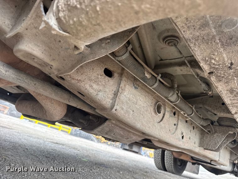 image for item DQ4363 2017 Chevrolet Silverado 3500HD Crew Cab flatbed pickup truck