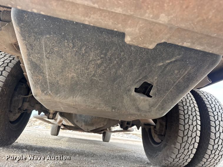 image for item DQ4363 2017 Chevrolet Silverado 3500HD Crew Cab flatbed pickup truck