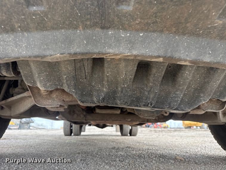 image for item DQ4363 2017 Chevrolet Silverado 3500HD Crew Cab flatbed pickup truck