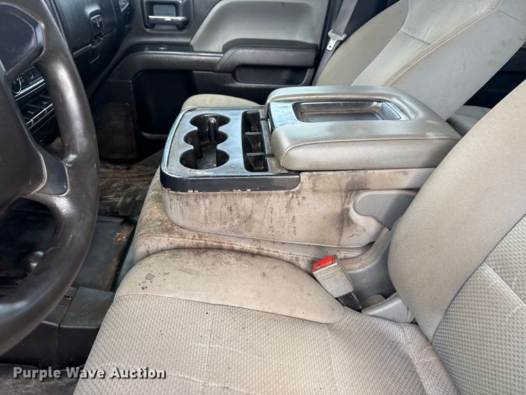 image for item DQ4363 2017 Chevrolet Silverado 3500HD Crew Cab flatbed pickup truck