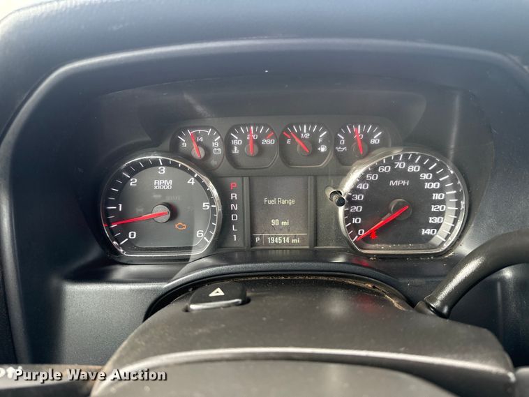 image for item DQ4363 2017 Chevrolet Silverado 3500HD Crew Cab flatbed pickup truck