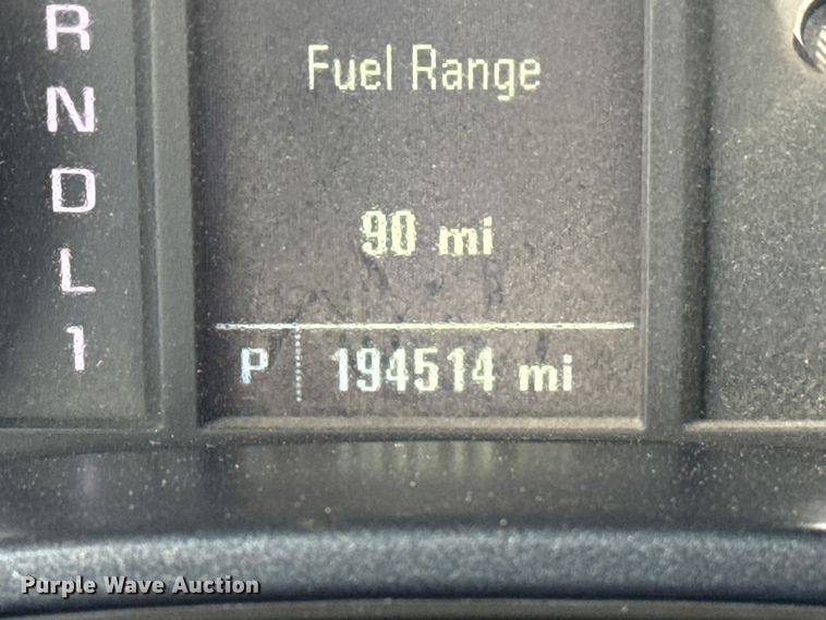 image for item DQ4363 2017 Chevrolet Silverado 3500HD Crew Cab flatbed pickup truck