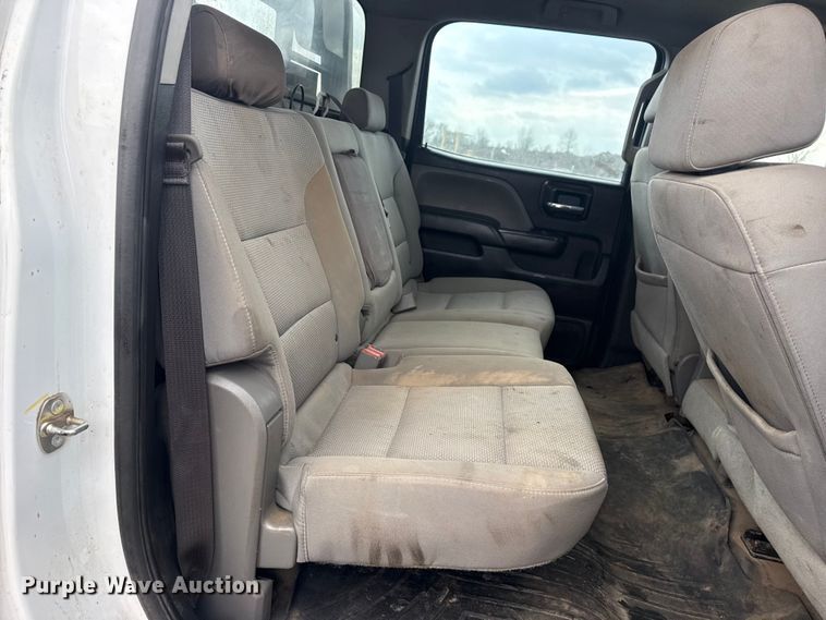 image for item DQ4363 2017 Chevrolet Silverado 3500HD Crew Cab flatbed pickup truck