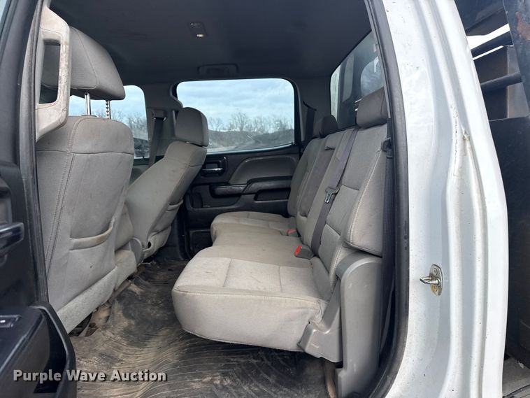 image for item DQ4363 2017 Chevrolet Silverado 3500HD Crew Cab flatbed pickup truck