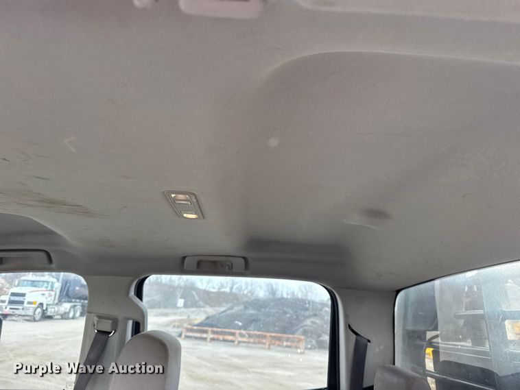 image for item DQ4363 2017 Chevrolet Silverado 3500HD Crew Cab flatbed pickup truck