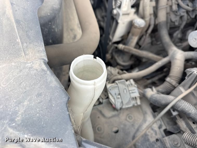 image for item DQ4363 2017 Chevrolet Silverado 3500HD Crew Cab flatbed pickup truck