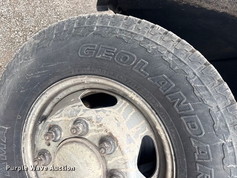 image for item DQ4363 2017 Chevrolet Silverado 3500HD Crew Cab flatbed pickup truck