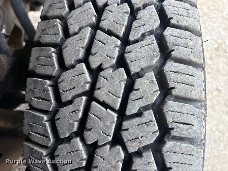 image for item DQ4363 2017 Chevrolet Silverado 3500HD Crew Cab flatbed pickup truck