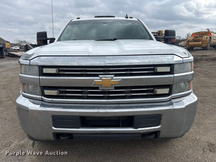 image for item DQ4364 2016 Chevrolet Silverado 3500HD Crew Cab flatbed pickup truck