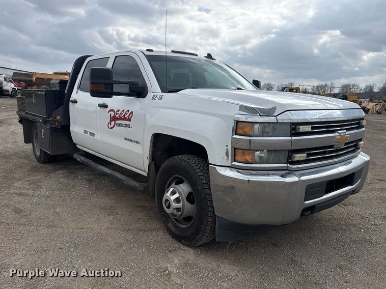 image for item DQ4364 2016 Chevrolet Silverado 3500HD Crew Cab flatbed pickup truck