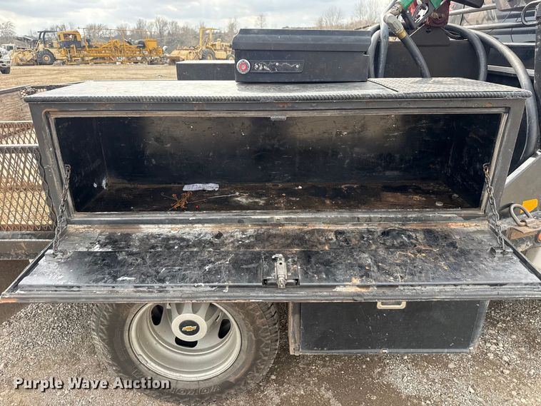 image for item DQ4364 2016 Chevrolet Silverado 3500HD Crew Cab flatbed pickup truck