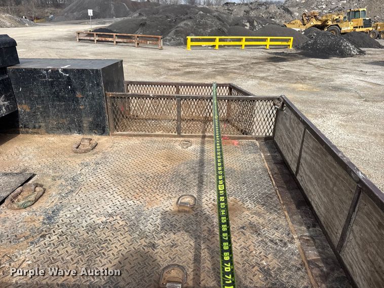 image for item DQ4364 2016 Chevrolet Silverado 3500HD Crew Cab flatbed pickup truck