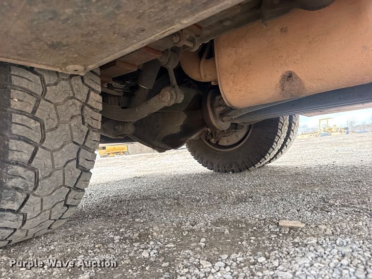 image for item DQ4364 2016 Chevrolet Silverado 3500HD Crew Cab flatbed pickup truck