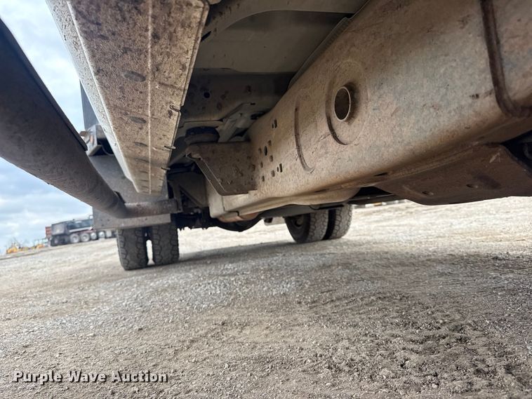 image for item DQ4364 2016 Chevrolet Silverado 3500HD Crew Cab flatbed pickup truck