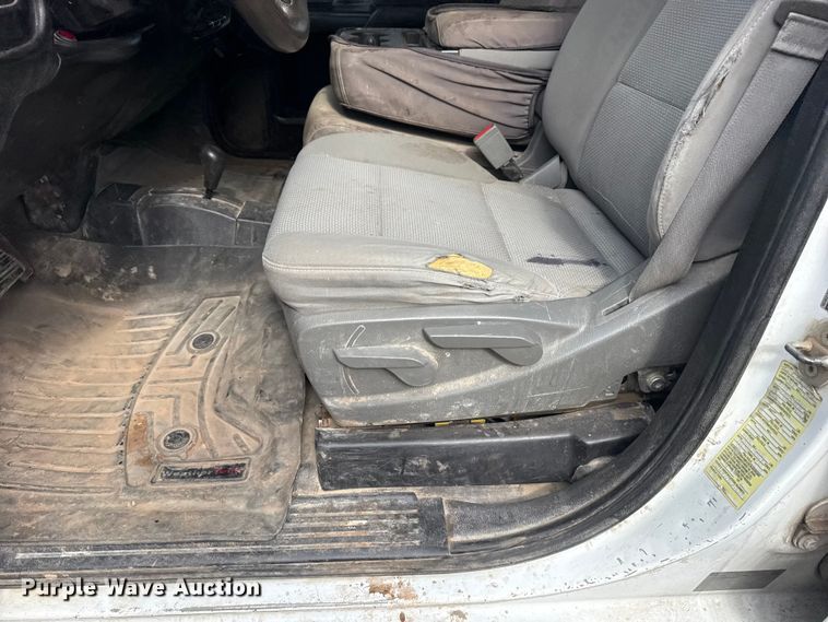 image for item DQ4364 2016 Chevrolet Silverado 3500HD Crew Cab flatbed pickup truck