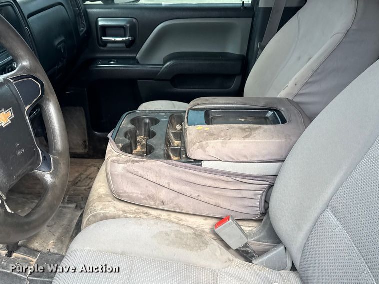 image for item DQ4364 2016 Chevrolet Silverado 3500HD Crew Cab flatbed pickup truck