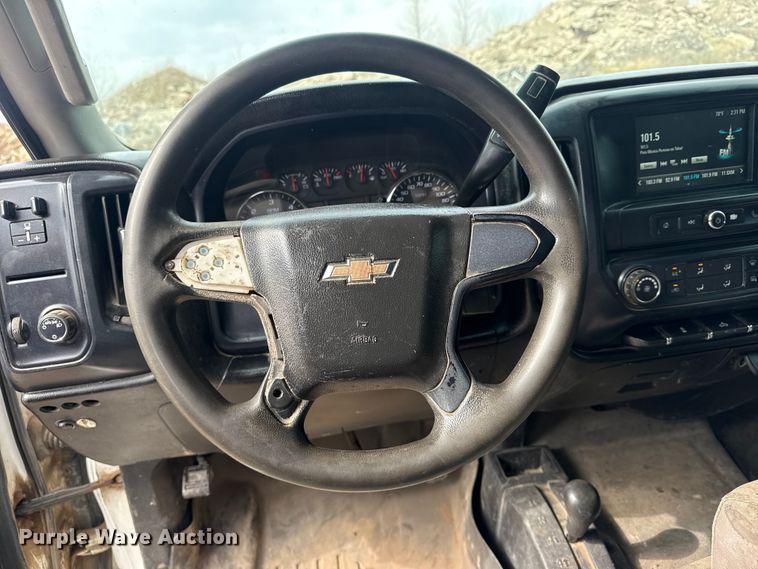 image for item DQ4364 2016 Chevrolet Silverado 3500HD Crew Cab flatbed pickup truck