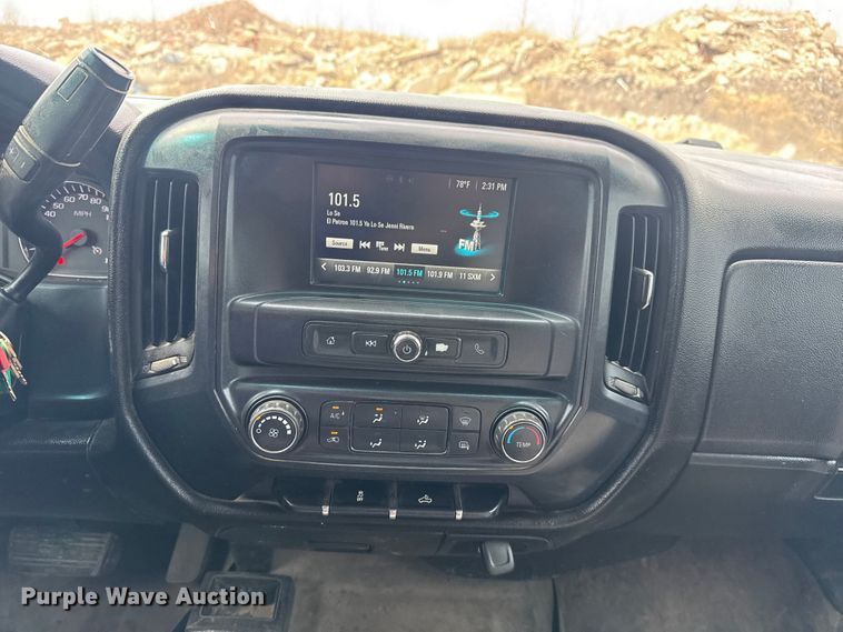 image for item DQ4364 2016 Chevrolet Silverado 3500HD Crew Cab flatbed pickup truck