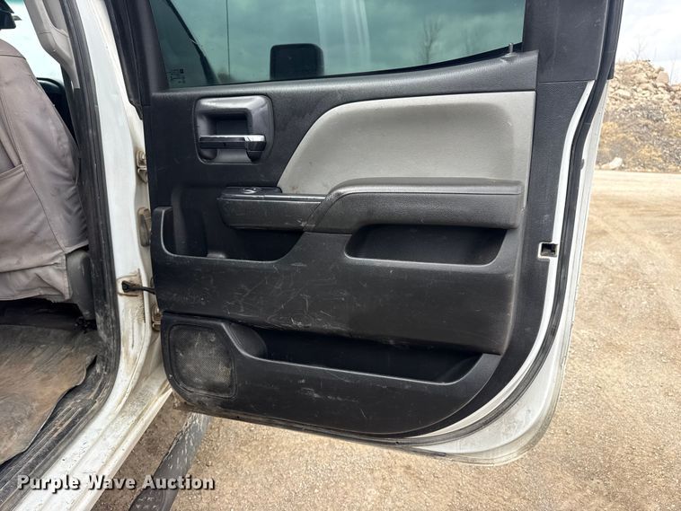 image for item DQ4364 2016 Chevrolet Silverado 3500HD Crew Cab flatbed pickup truck