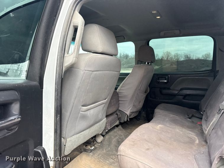 image for item DQ4364 2016 Chevrolet Silverado 3500HD Crew Cab flatbed pickup truck