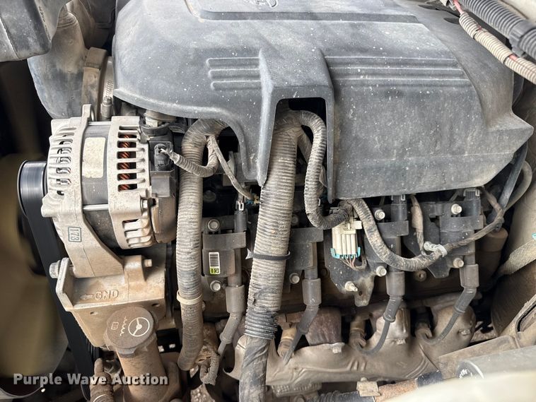 image for item DQ4364 2016 Chevrolet Silverado 3500HD Crew Cab flatbed pickup truck