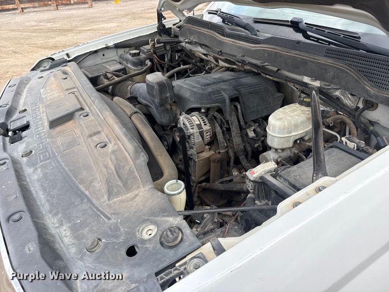 image for item DQ4364 2016 Chevrolet Silverado 3500HD Crew Cab flatbed pickup truck