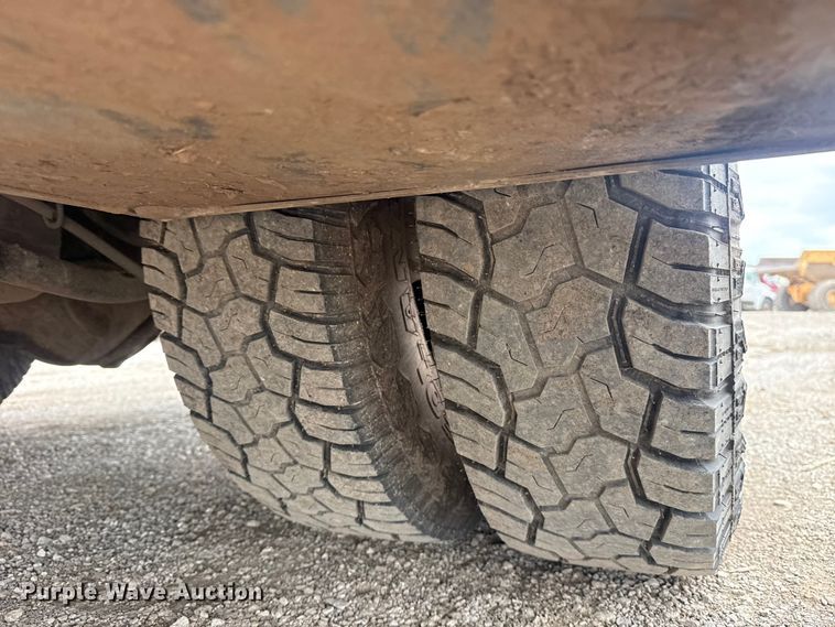 image for item DQ4364 2016 Chevrolet Silverado 3500HD Crew Cab flatbed pickup truck