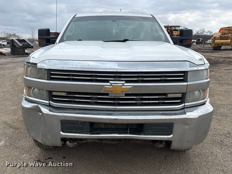 image for item DQ4365 2015 Chevrolet Silverado 2500HD Crew Cab pickup truck