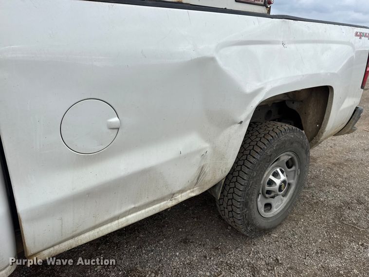 image for item DQ4365 2015 Chevrolet Silverado 2500HD Crew Cab pickup truck