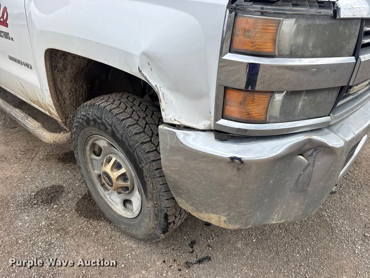 image for item DQ4365 2015 Chevrolet Silverado 2500HD Crew Cab pickup truck