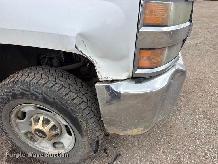 image for item DQ4365 2015 Chevrolet Silverado 2500HD Crew Cab pickup truck