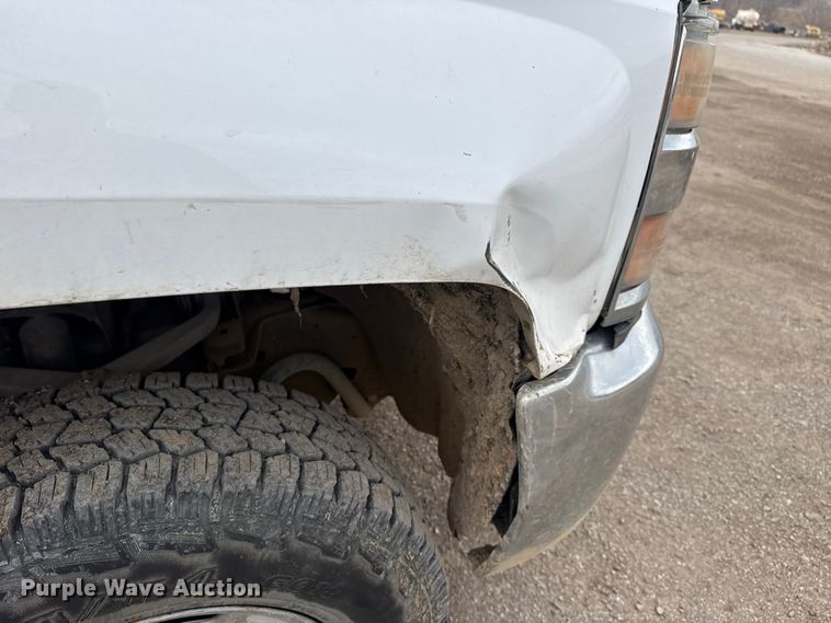 image for item DQ4365 2015 Chevrolet Silverado 2500HD Crew Cab pickup truck