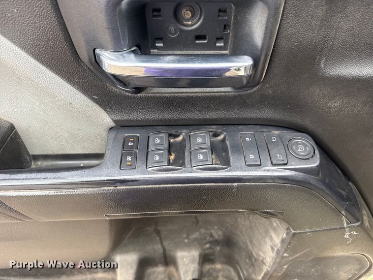 image for item DQ4365 2015 Chevrolet Silverado 2500HD Crew Cab pickup truck